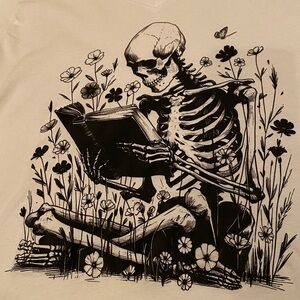 Chic Reading Skeleton White Long Sleeve Tee